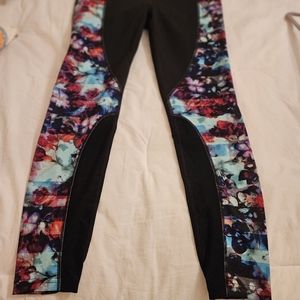 Athleta Medium Black and Mulitcolor workout leggings